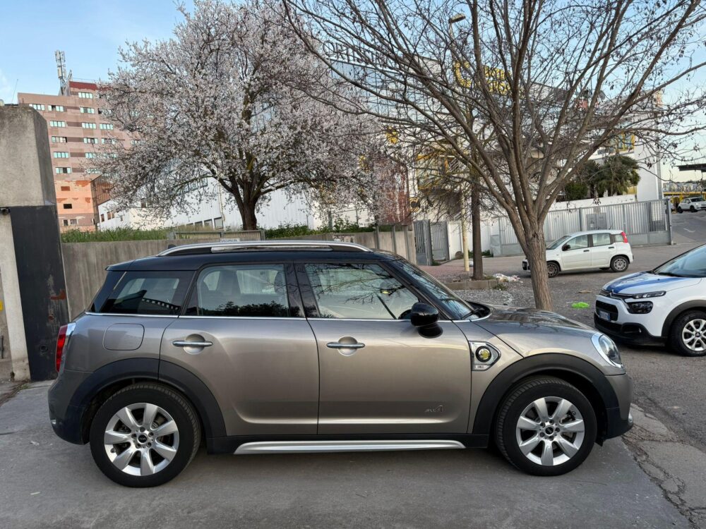 Mini Countryman Plug-In All4 - immagine 11