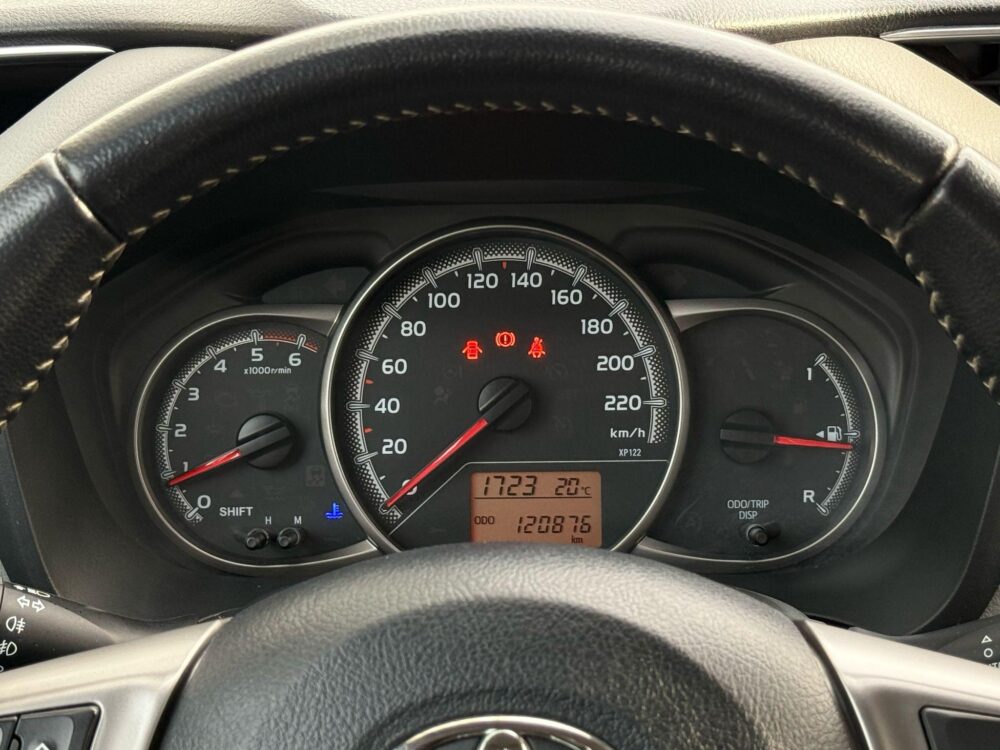 Toyota Yaris Active - immagine 12