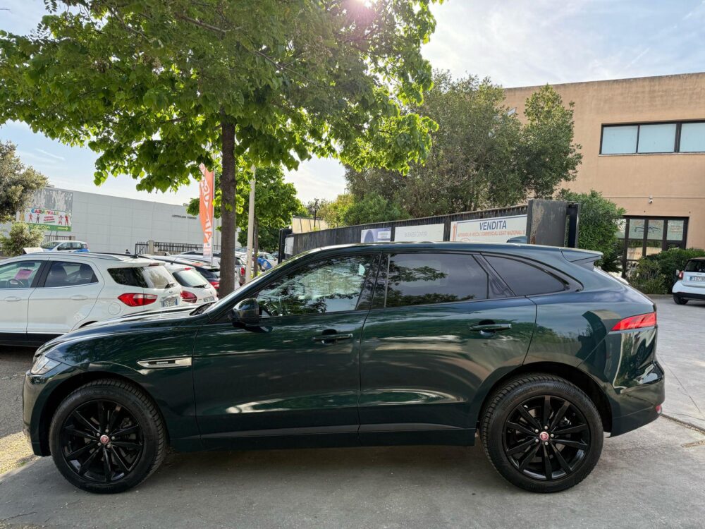 Jaguar F-Pace R-Sport AWD - immagine 18