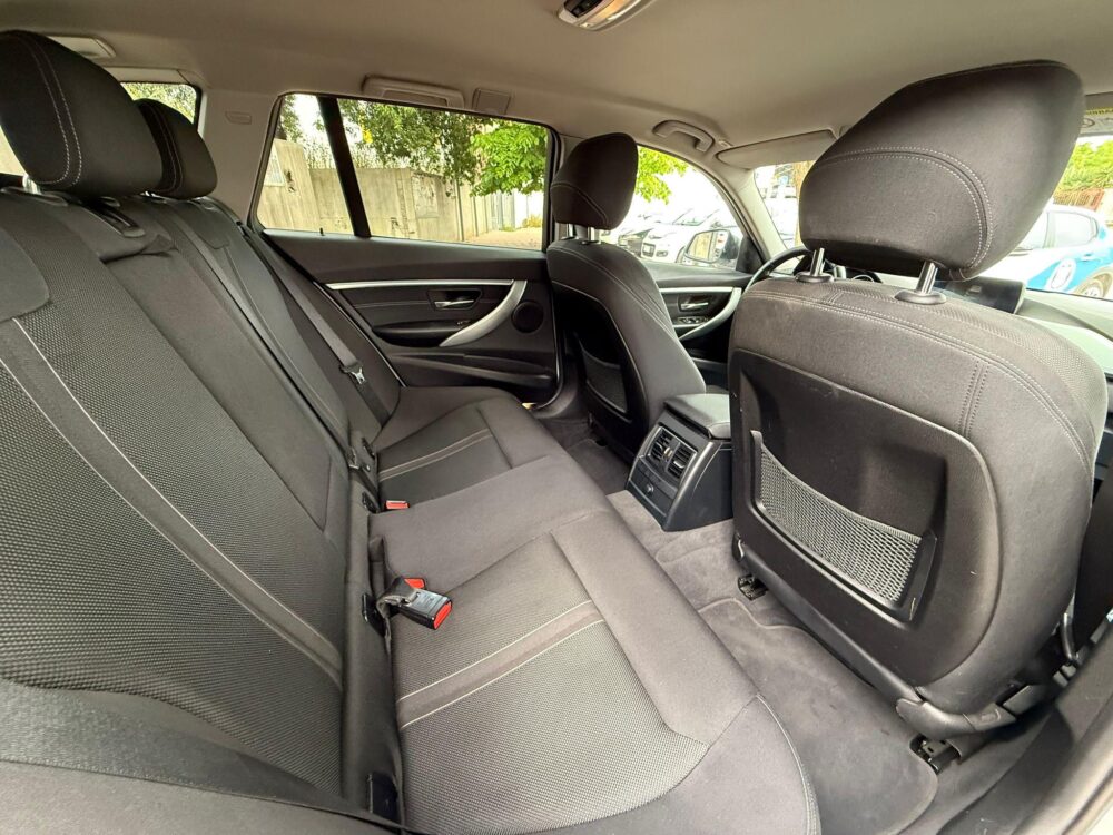 BMW Serie 3 Touring M-Sport - immagine 9