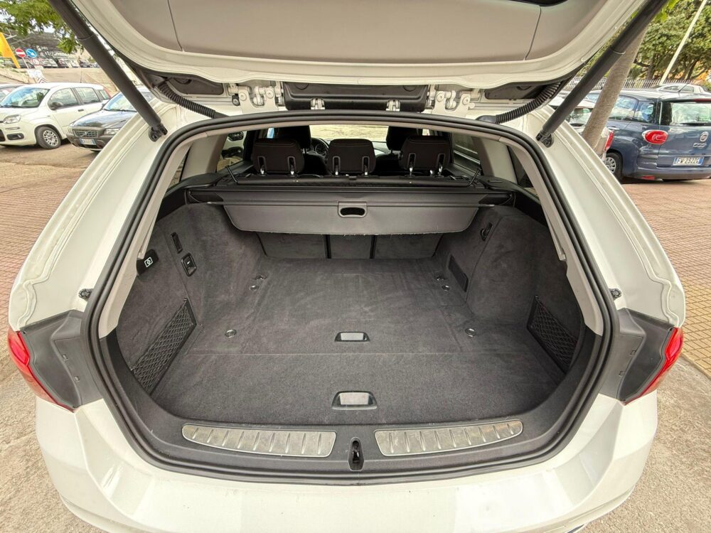 BMW Serie 3 Touring M-Sport - immagine 6