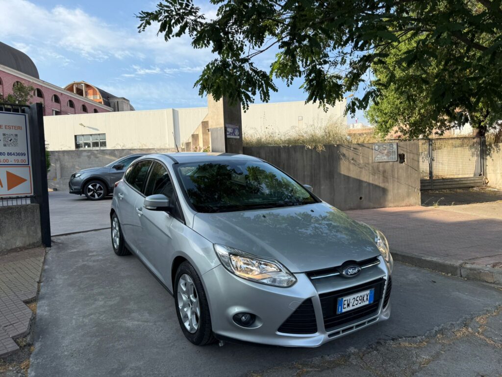 FORD FOCUS