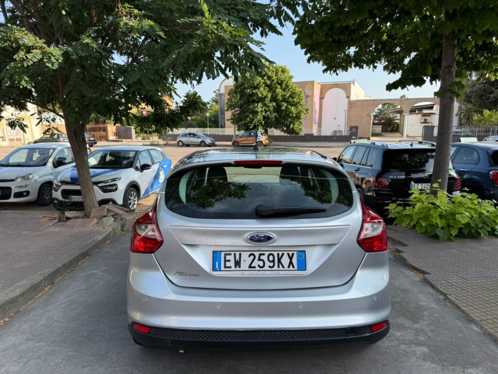 FORD FOCUS