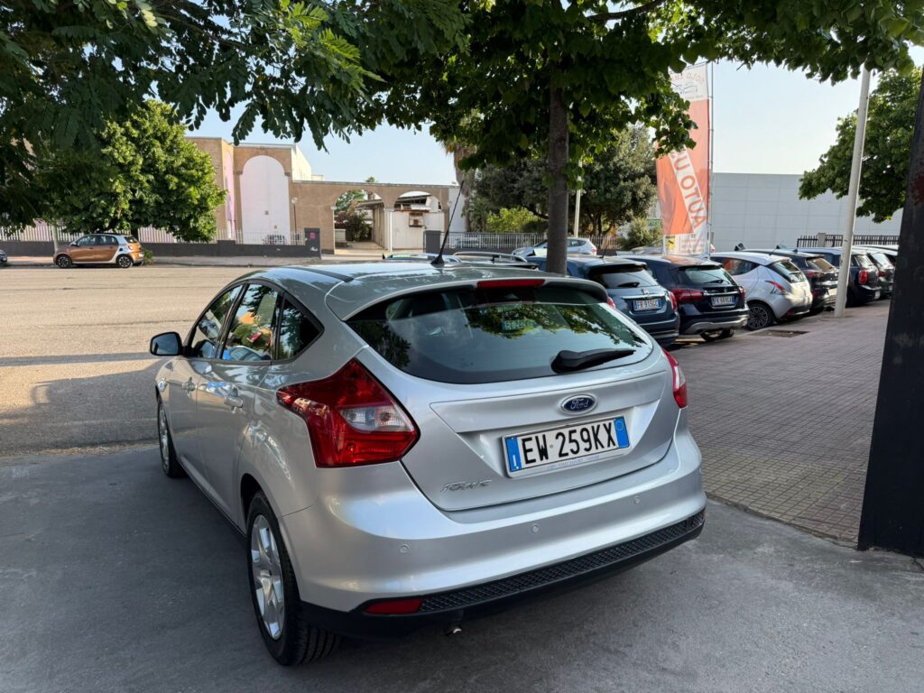 FORD FOCUS