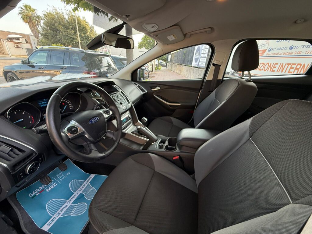 FORD FOCUS