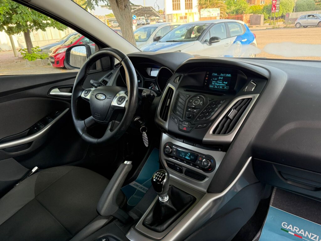 FORD FOCUS