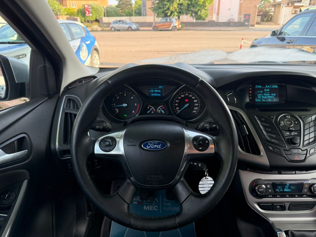 FORD FOCUS