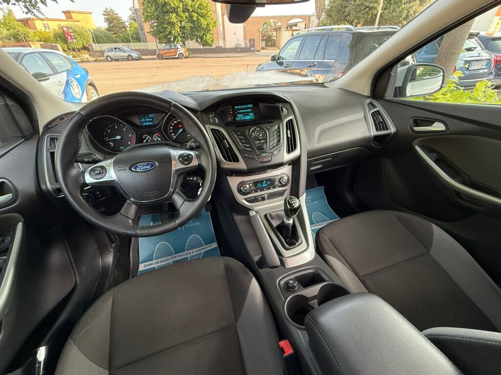 FORD FOCUS