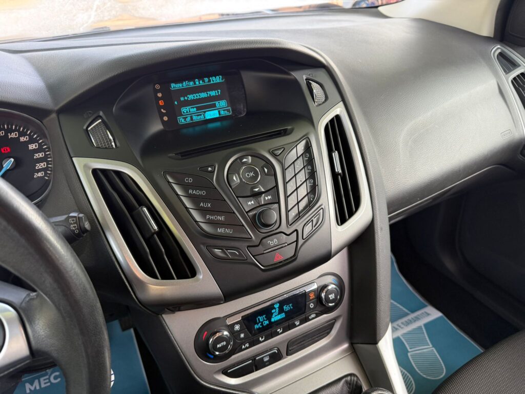 FORD FOCUS