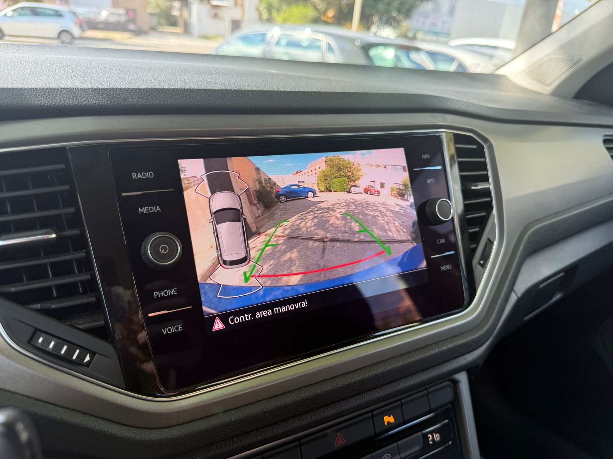 Volkswagen T - roc - immagine 19