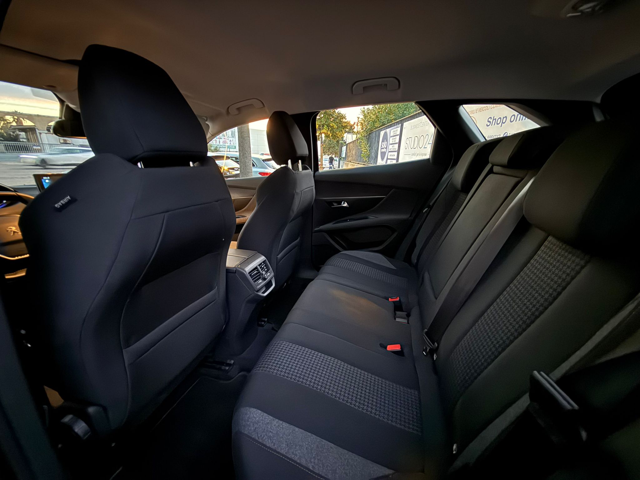 PEUGEOT 3008 - immagine 11