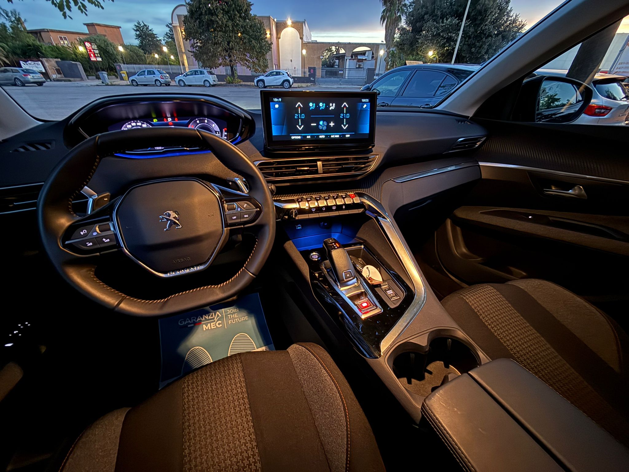 PEUGEOT 3008 - immagine 18