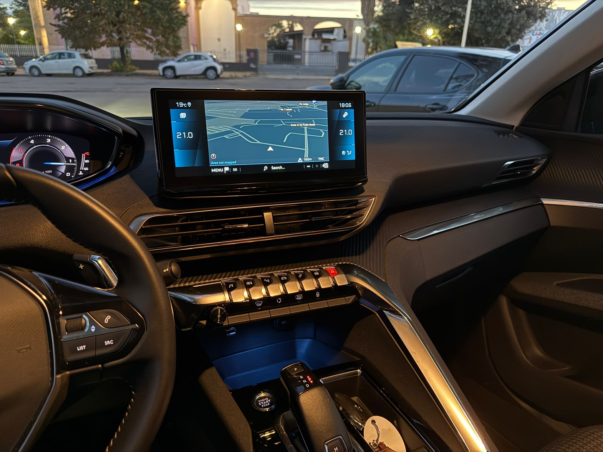 PEUGEOT 3008 - immagine 19