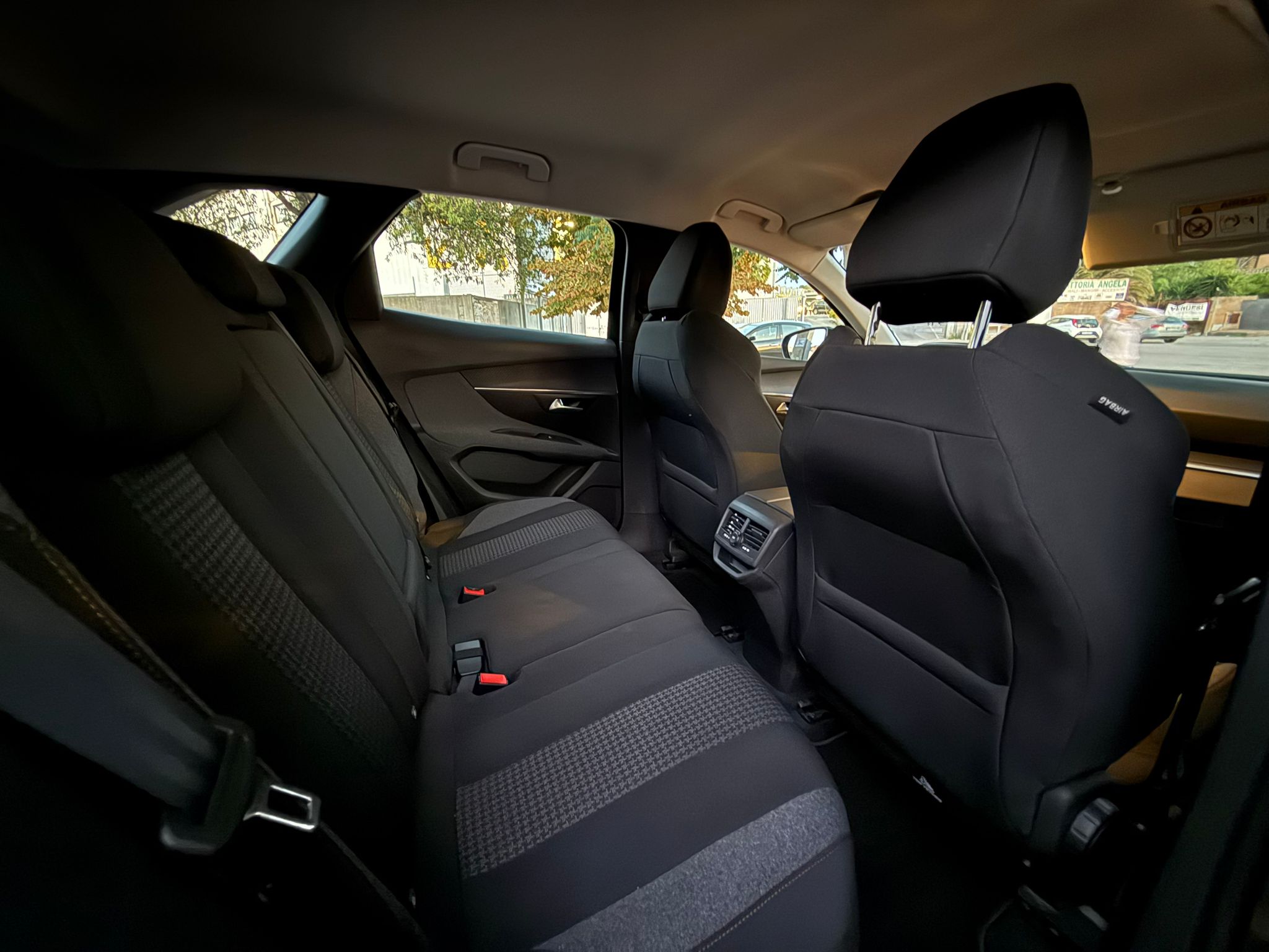 PEUGEOT 3008 - immagine 12