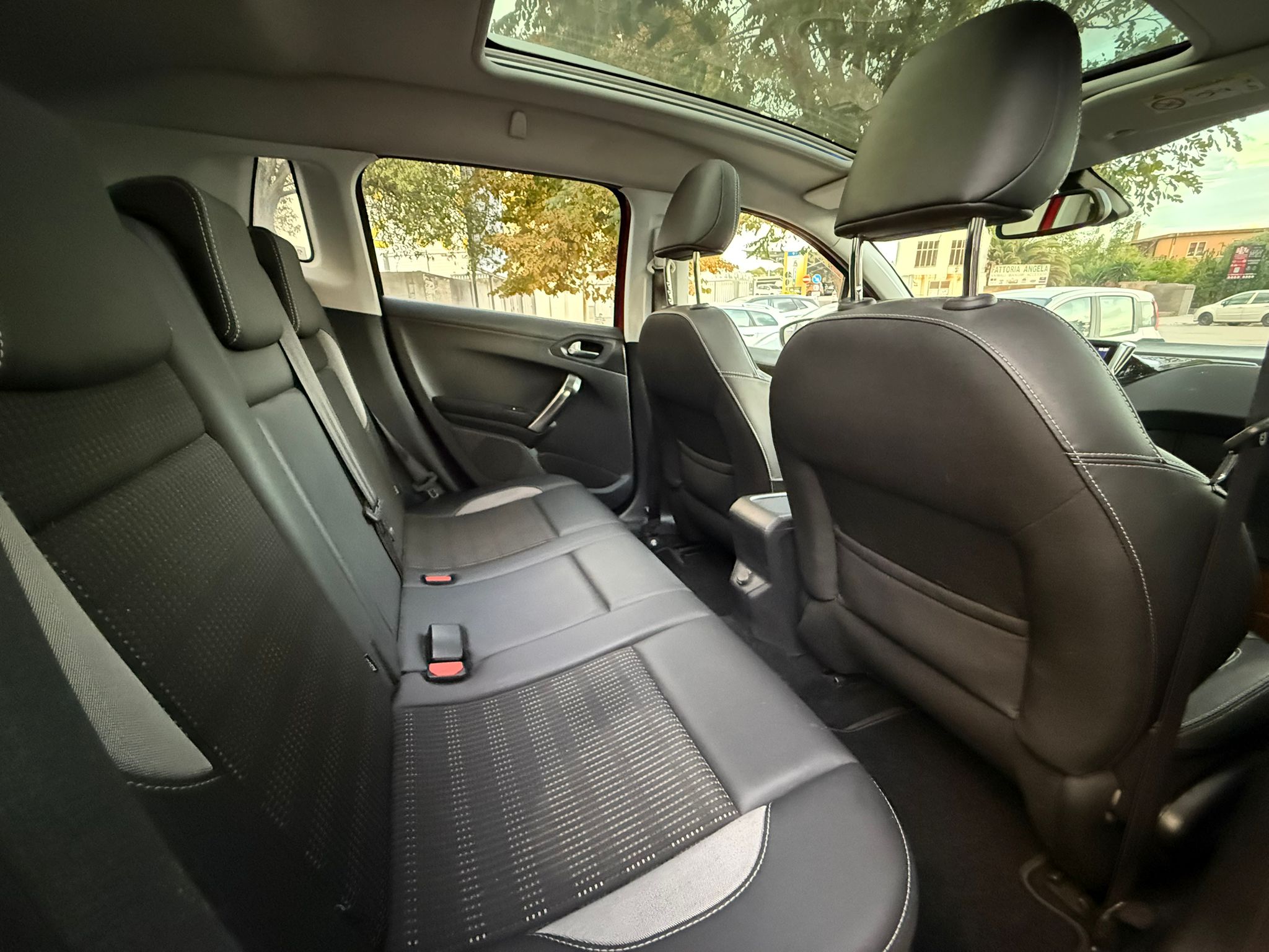 PEUGEOT 2008 - immagine 12