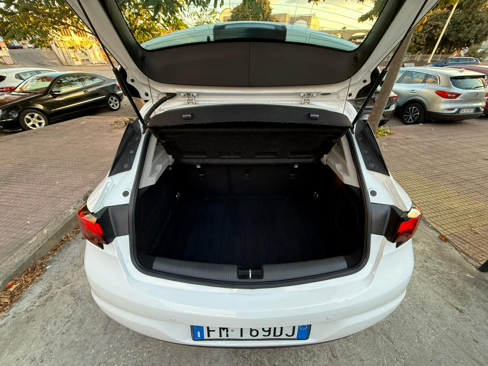 Opel Astra - immagine 9