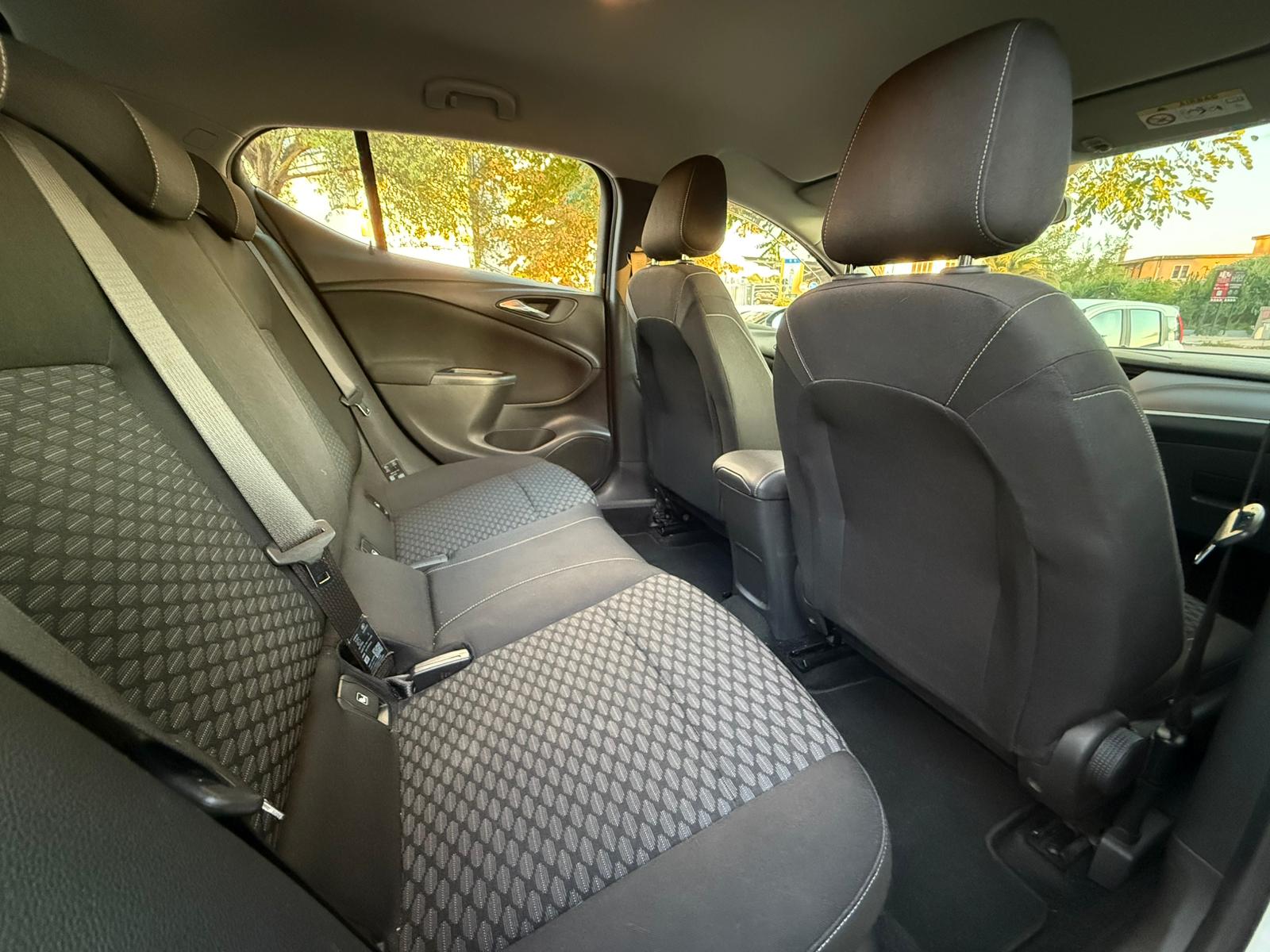 Opel Astra - immagine 13