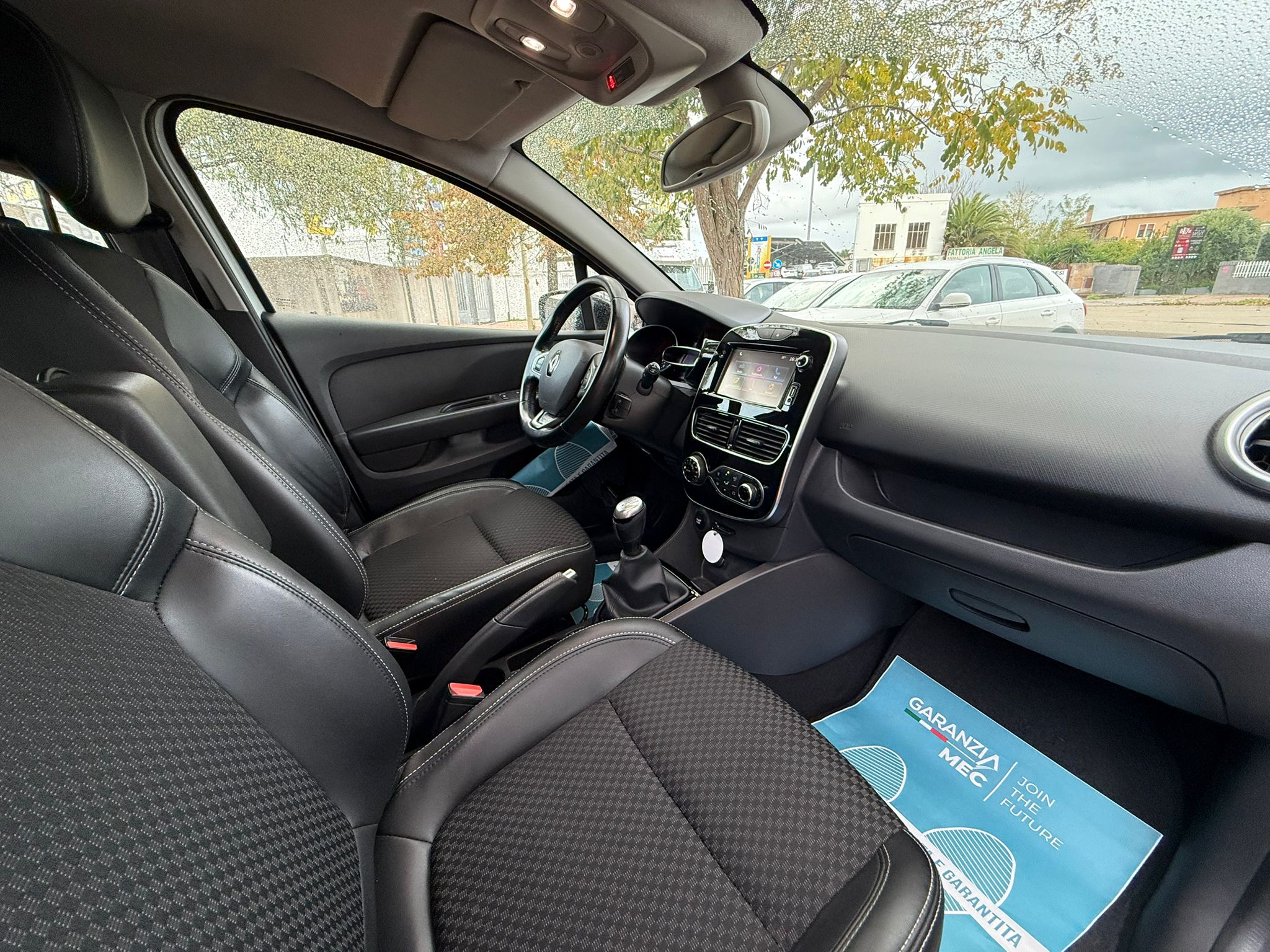 RENAULT CLIO - immagine 15