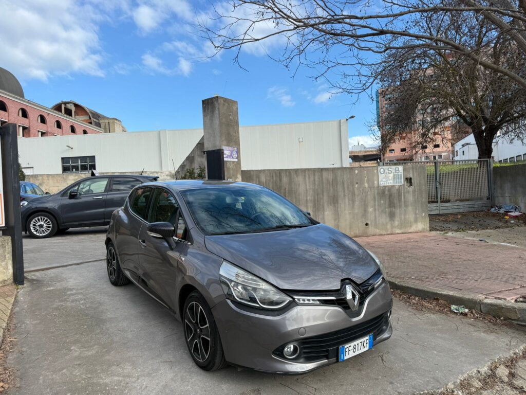 RENAULT CLIO