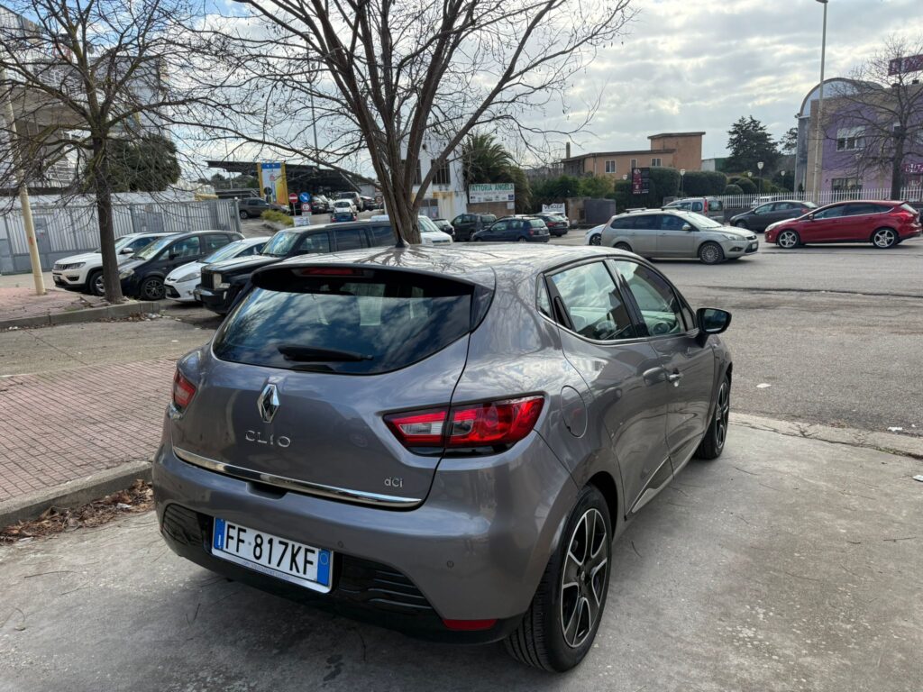 RENAULT CLIO