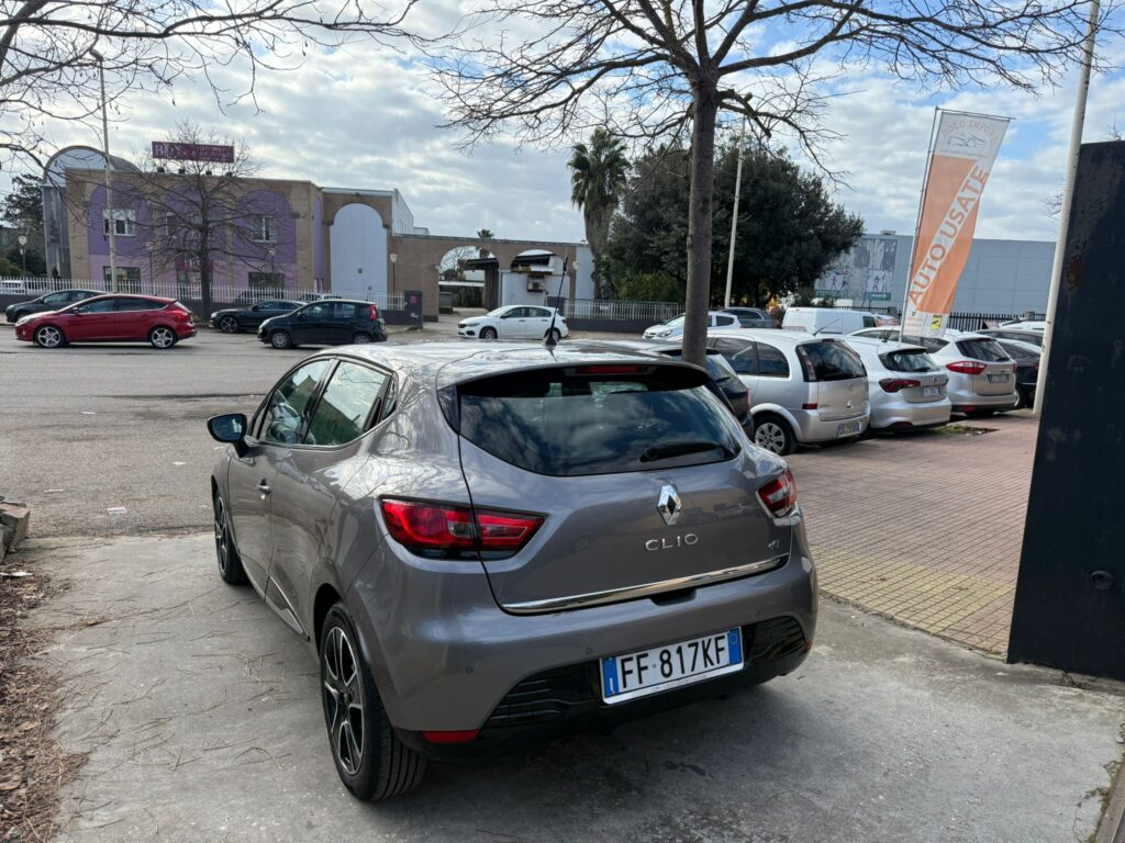 RENAULT CLIO