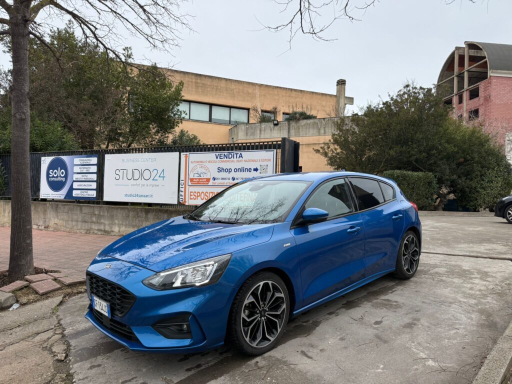 FORD FOCUS ST-LINE