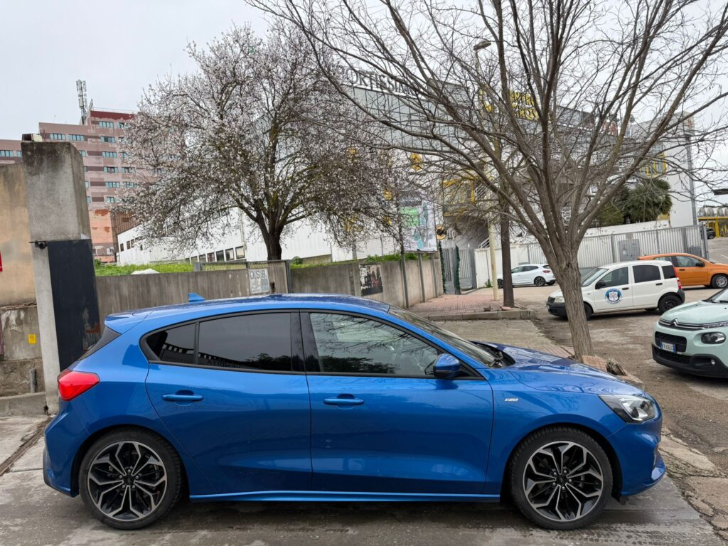 FORD FOCUS ST-LINE