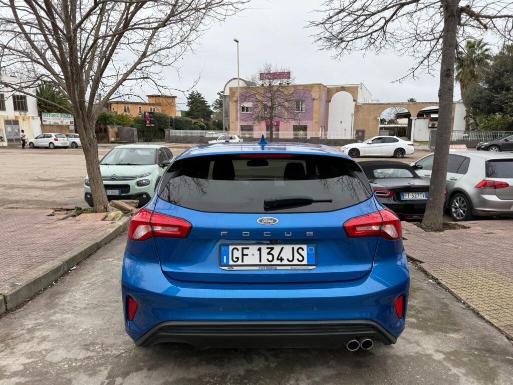 FORD FOCUS ST-LINE