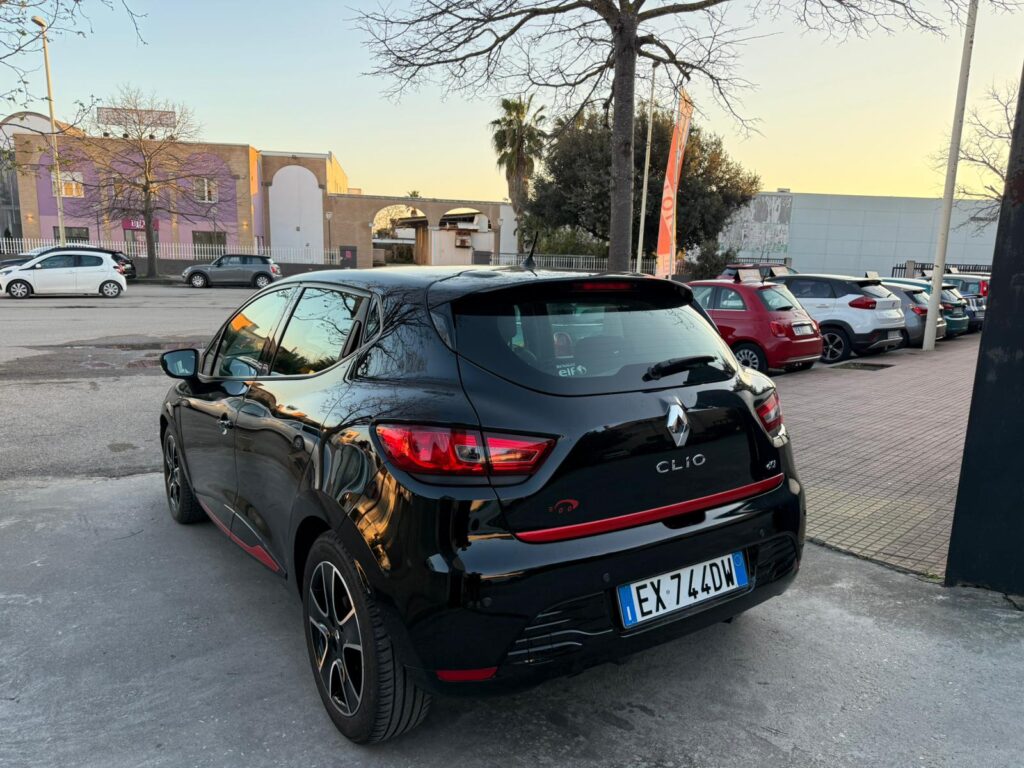 RENAULT CLIO