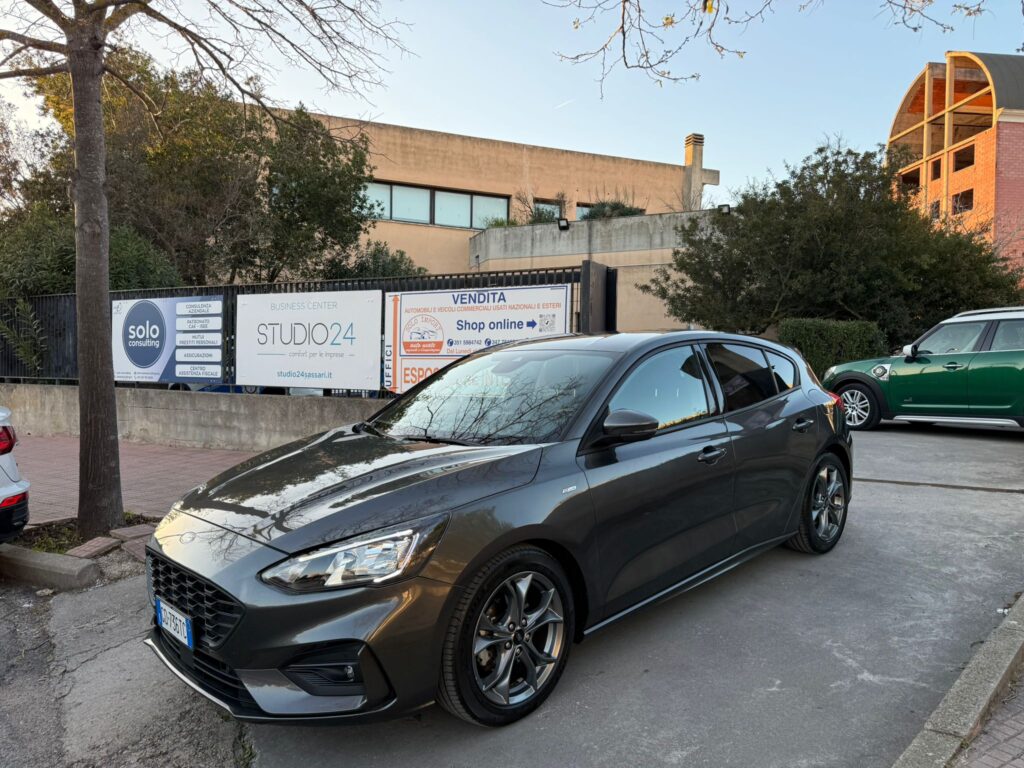FORD FOCUS ST-LINE