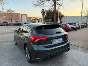 FORD FOCUS ST-LINE