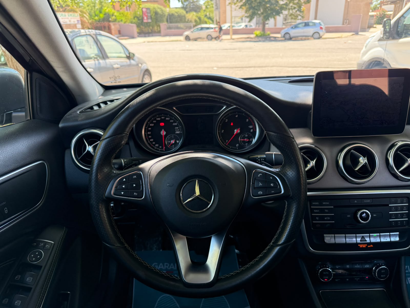 Mercedes Gla Sport - immagine 15