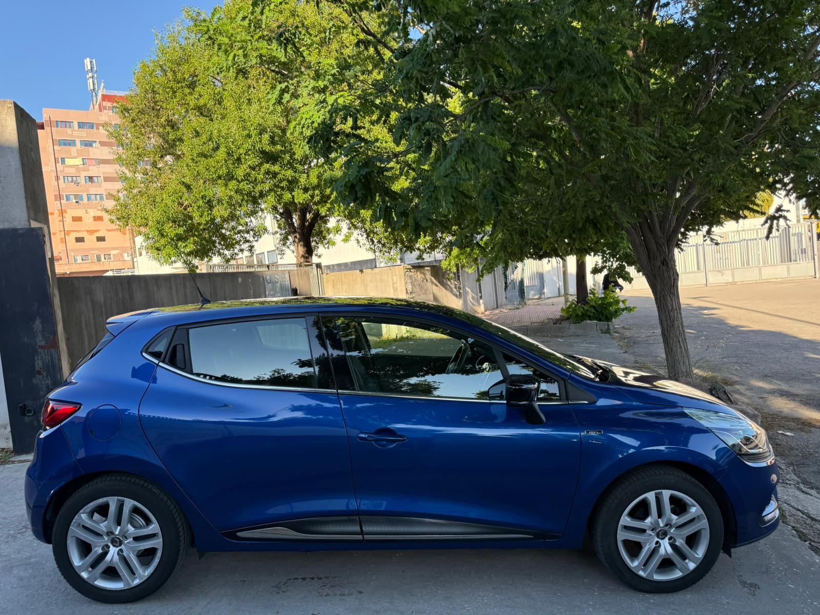 RENAULT CLIO - immagine 4