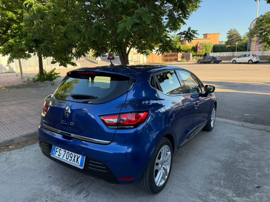 RENAULT CLIO