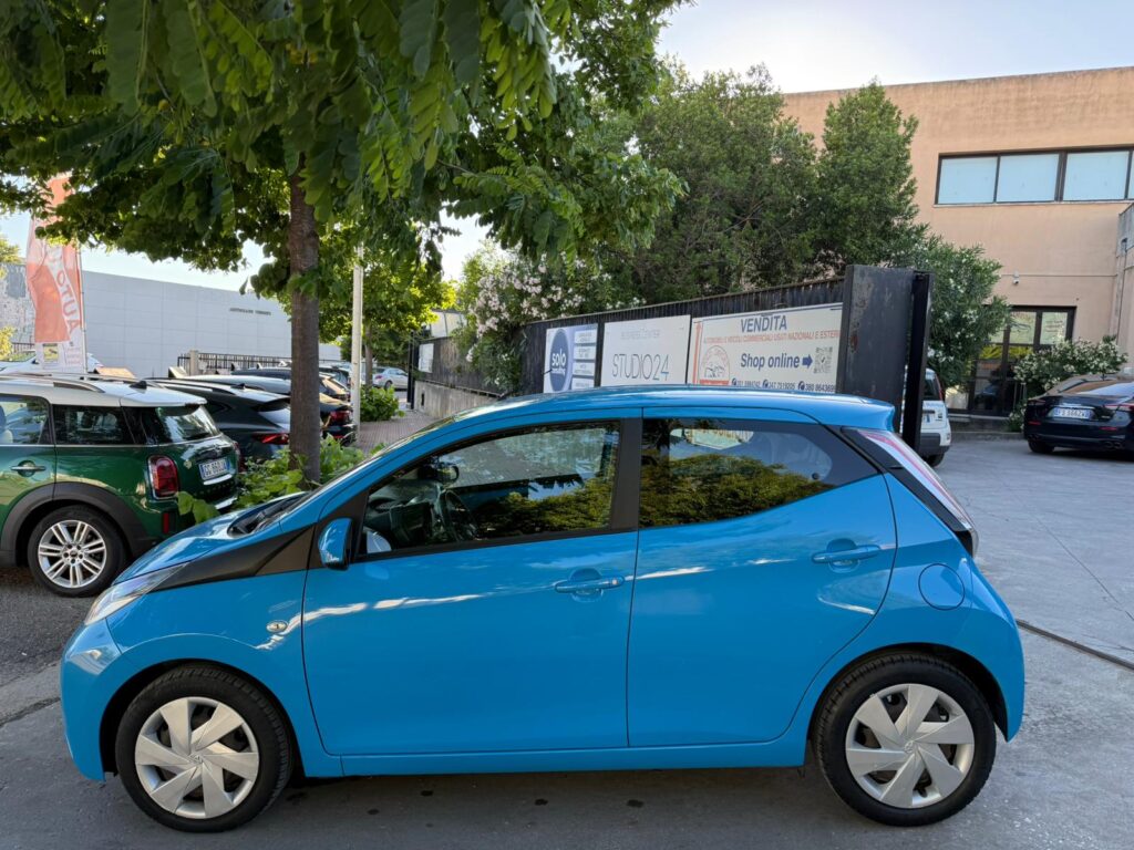 TOYOTA AYGO