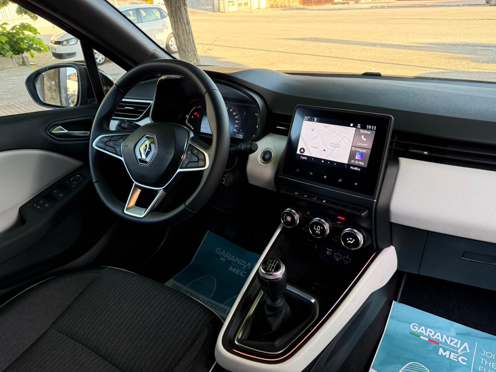 RENAULT CLIO - immagine 13