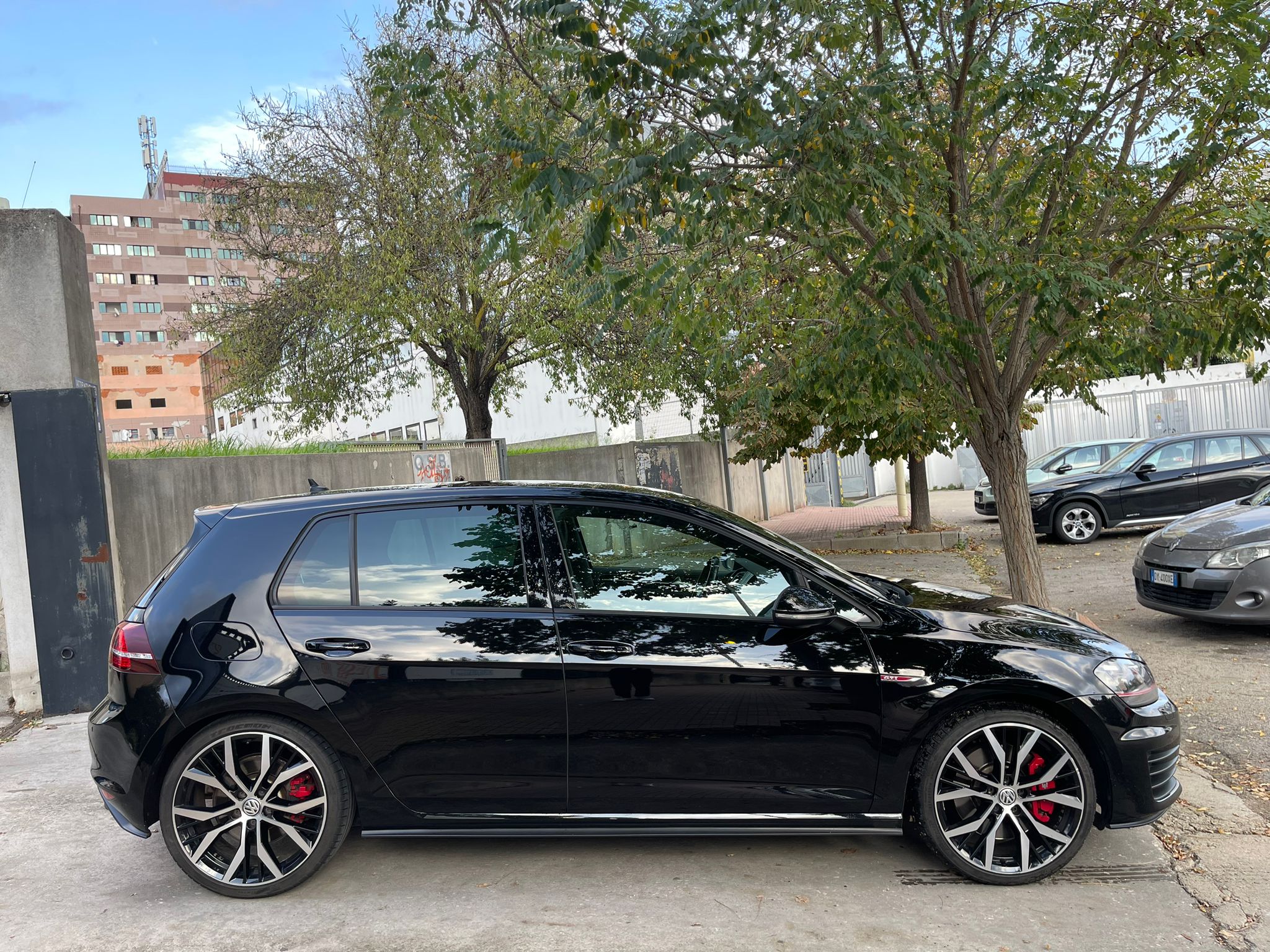 Volkswagen Golf GTI - immagine 5