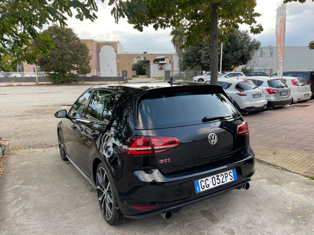 Volkswagen Golf GTI