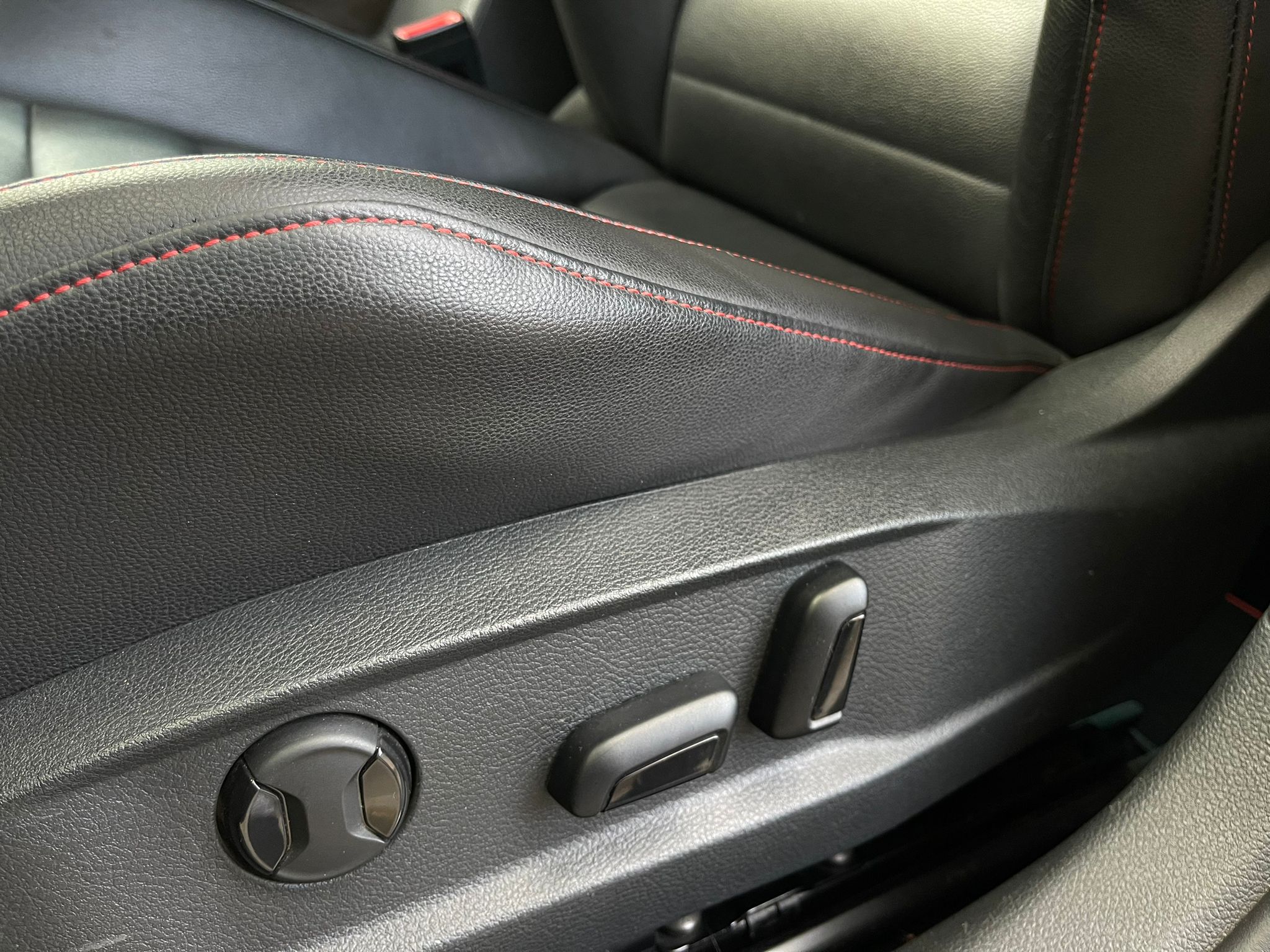 Volkswagen Golf GTI - immagine 14