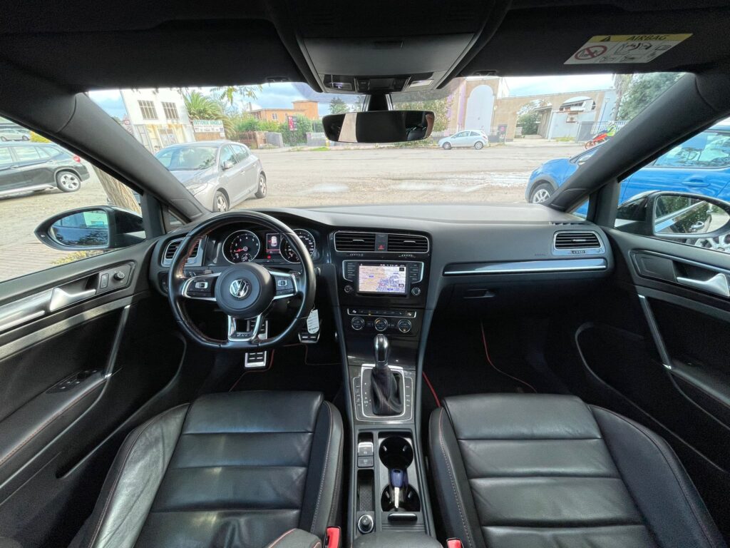Volkswagen Golf GTI