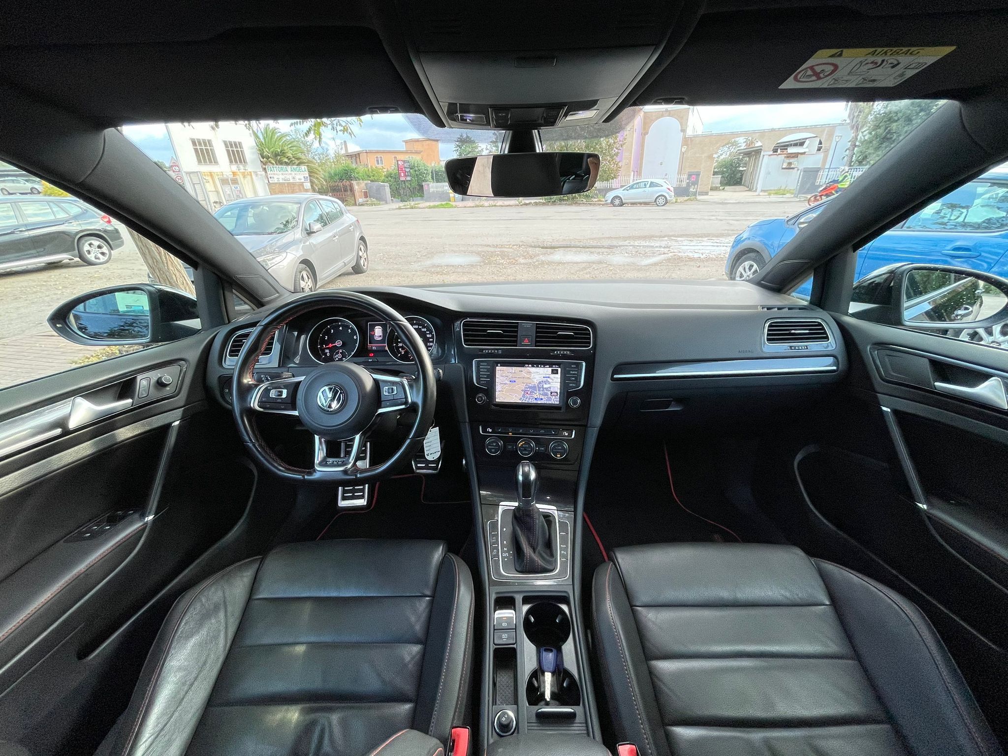 Volkswagen Golf GTI - immagine 22