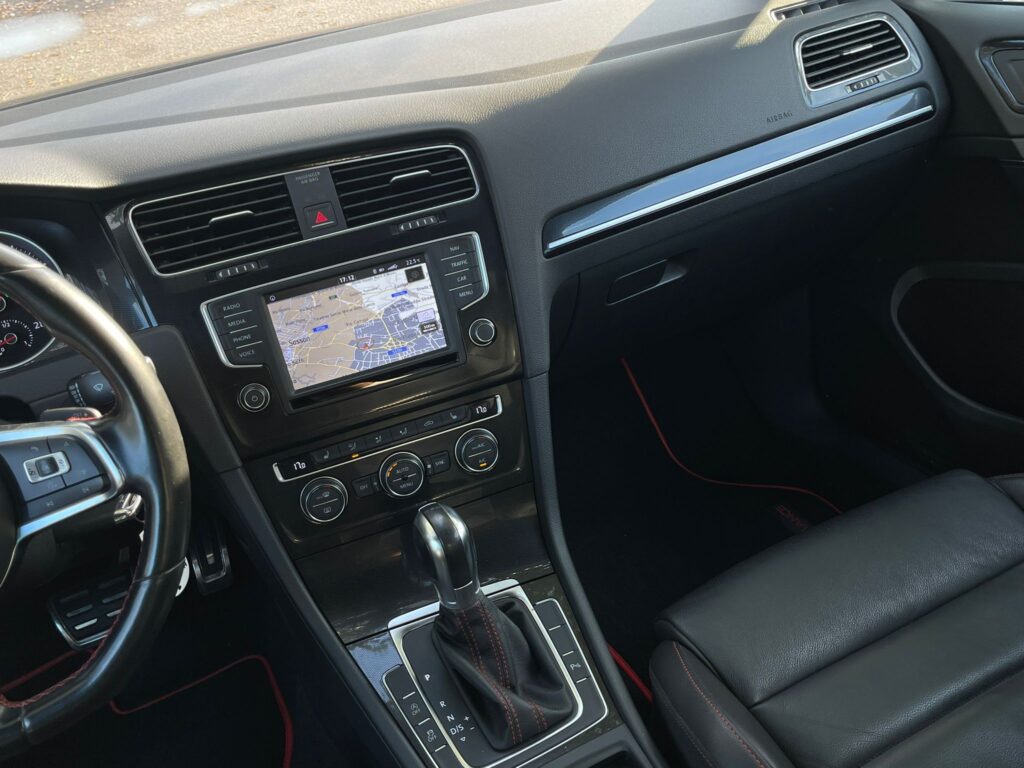 Volkswagen Golf GTI