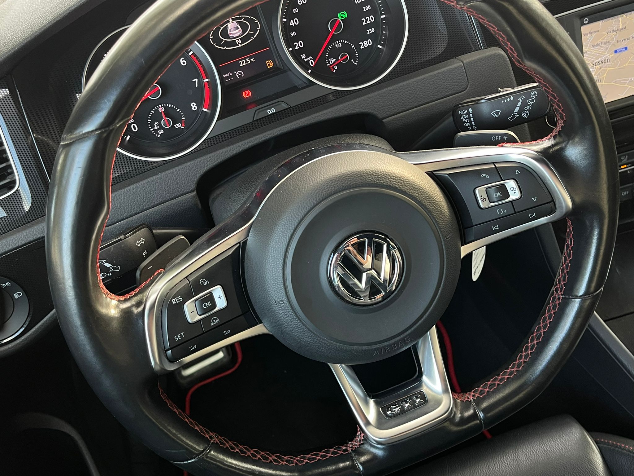 Volkswagen Golf GTI - immagine 24