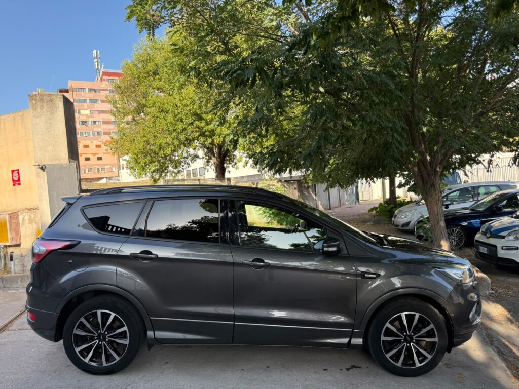 Ford Kuga St-line