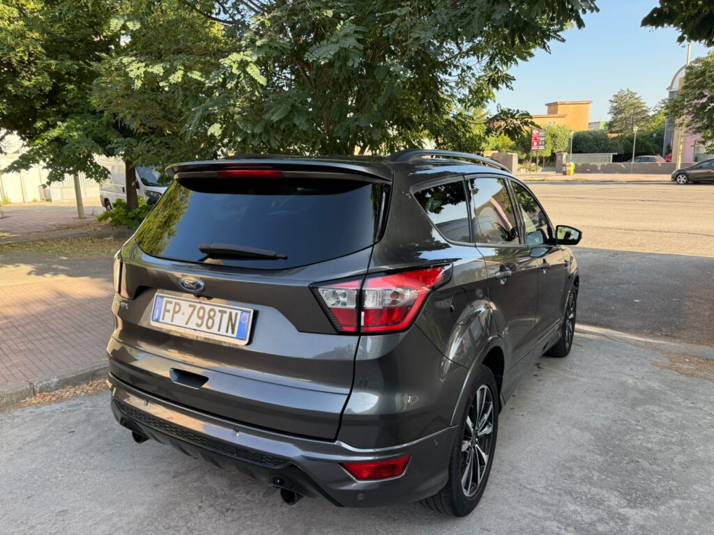 Ford Kuga St-line