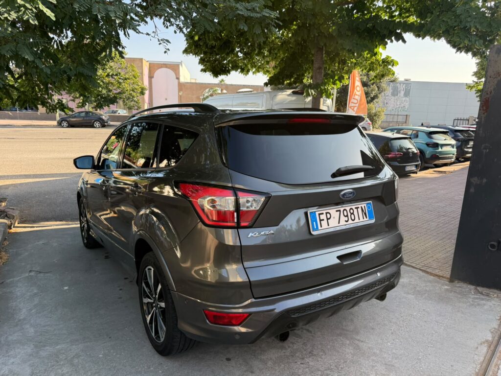 Ford Kuga St-line