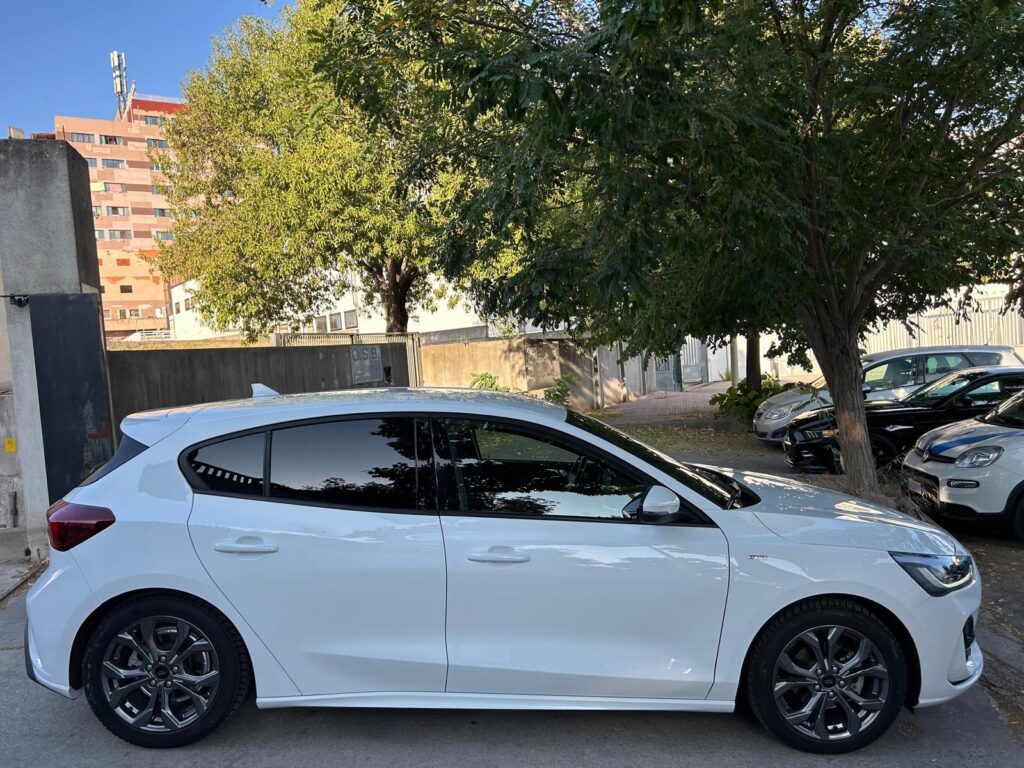 FORD FOCUS ST-LINE