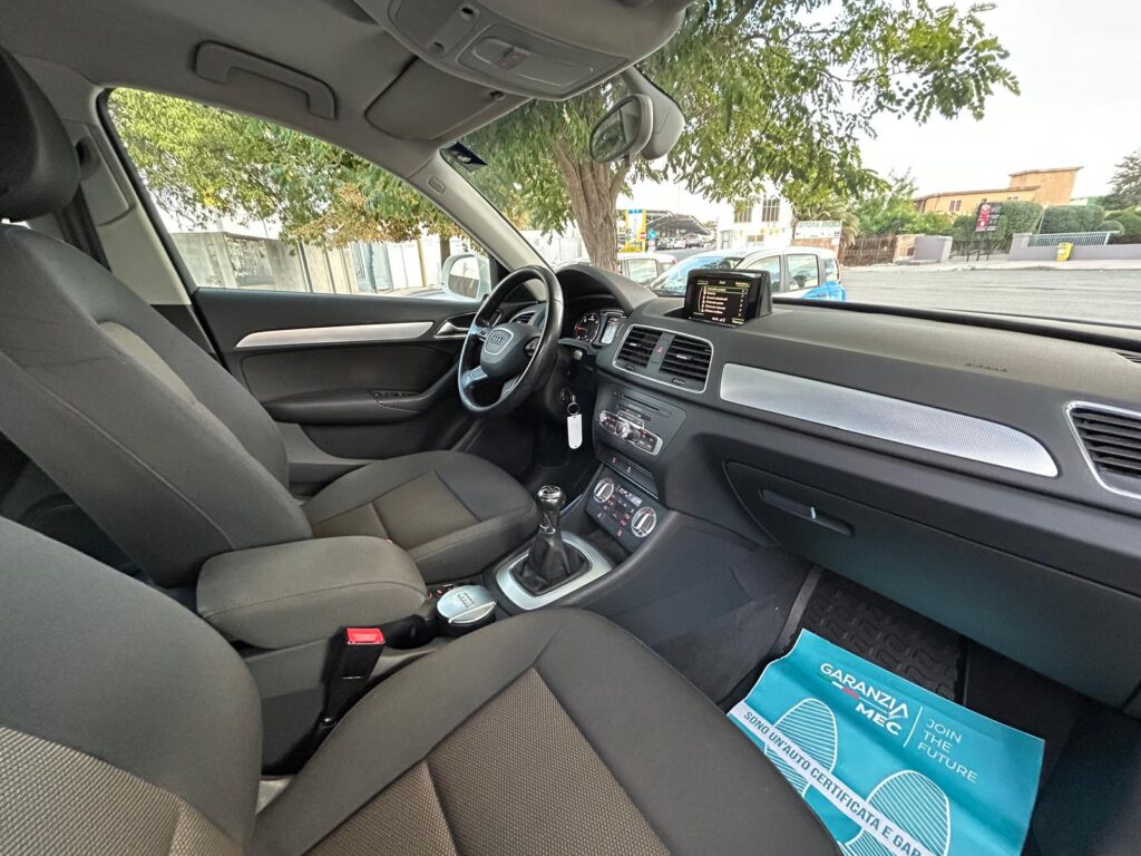 AUDI Q3
