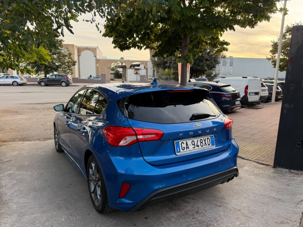 FORD FOCUS ST-LINE